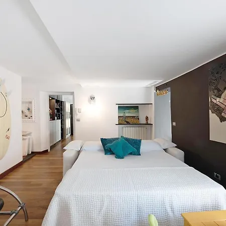 House Momo' Apartament Genua